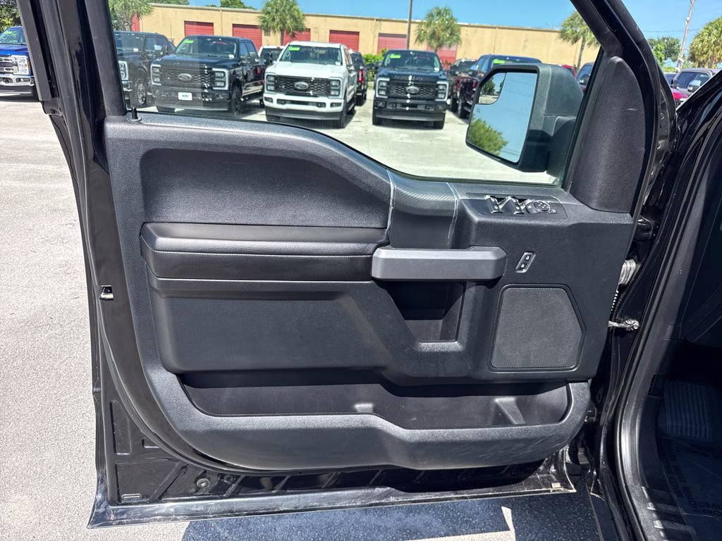 2018 Shadow Black Ford F-150 XLT 4X4 Truck