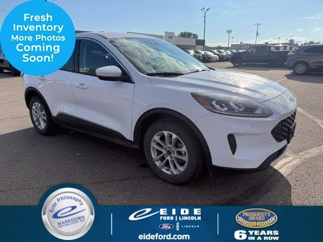 2020 Oxford White Ford Escape SE AWD SUV