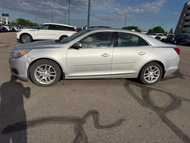 2013 Silver Ice Metallic Chevrolet Malibu LT FWD Sedan