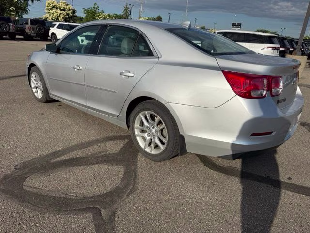2013 Silver Ice Metallic Chevrolet Malibu LT FWD Sedan