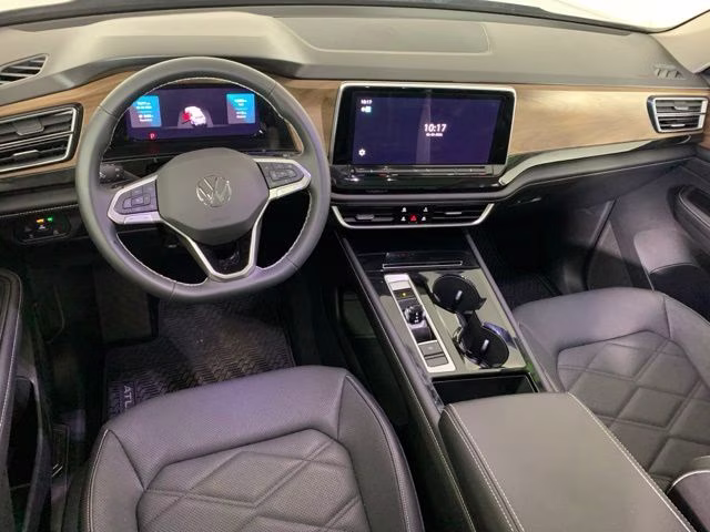 2026 Pure Gray Volkswagen Atlas 2.0T SE w/Technology AWD SUV