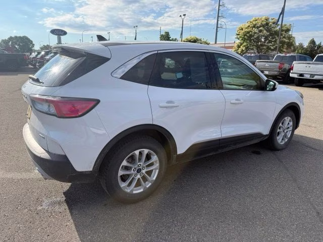 2020 Oxford White Ford Escape SE AWD SUV
