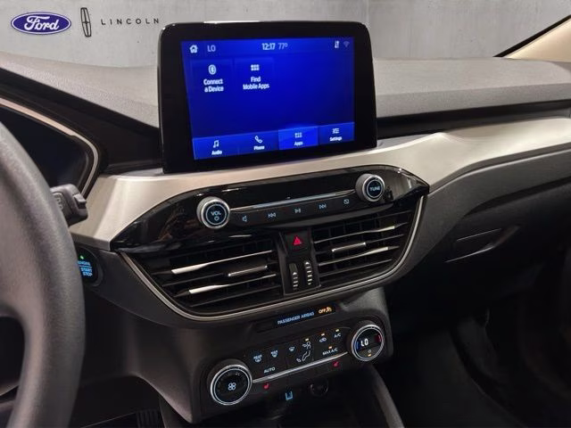 2020 Oxford White Ford Escape SE AWD SUV