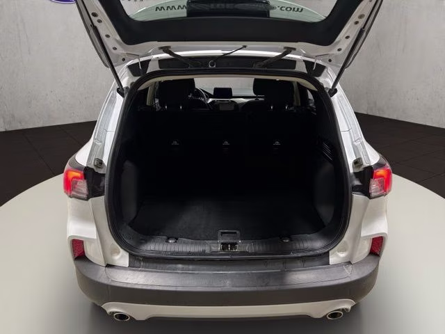 2020 Oxford White Ford Escape SE AWD SUV