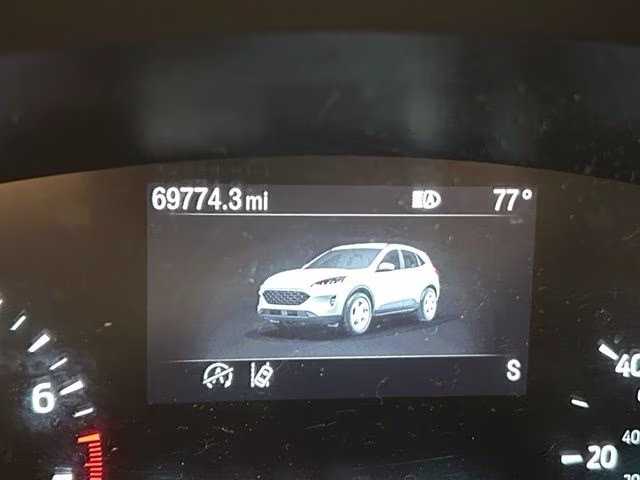 2020 Oxford White Ford Escape SE AWD SUV