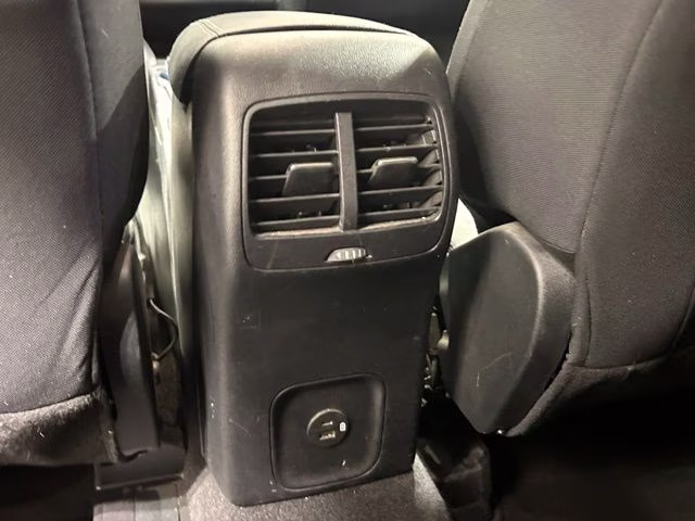 2020 Oxford White Ford Escape SE AWD SUV