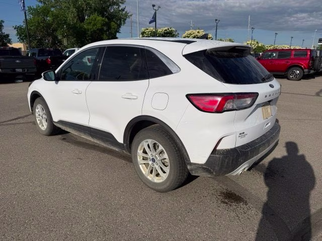 2020 Oxford White Ford Escape SE AWD SUV