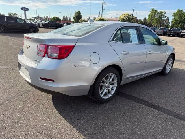 2013 Silver Ice Metallic Chevrolet Malibu LT FWD Sedan