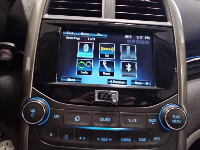 2013 Silver Ice Metallic Chevrolet Malibu LT FWD Sedan