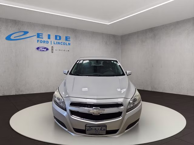 2013 Silver Ice Metallic Chevrolet Malibu LT FWD Sedan
