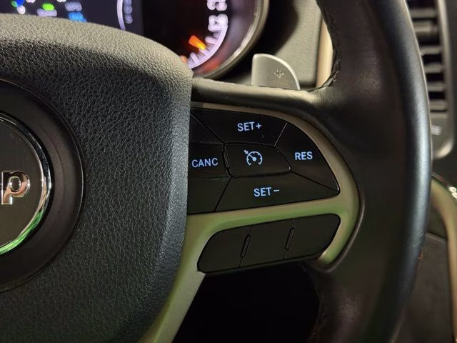 2014 True Blue Pearlcoat Jeep Grand Cherokee Laredo 4X4 SUV