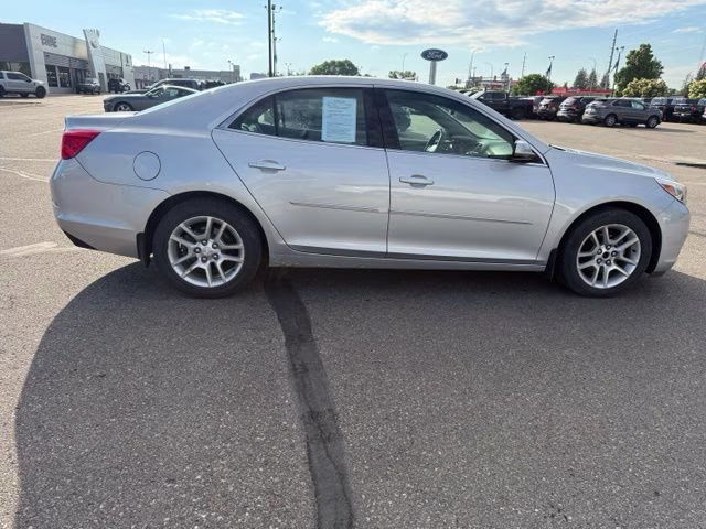 2013 Silver Ice Metallic Chevrolet Malibu LT FWD Sedan