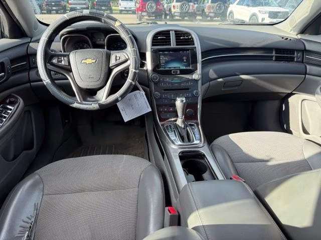 2013 Silver Ice Metallic Chevrolet Malibu LT FWD Sedan