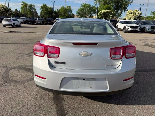 2013 Silver Ice Metallic Chevrolet Malibu LT FWD Sedan