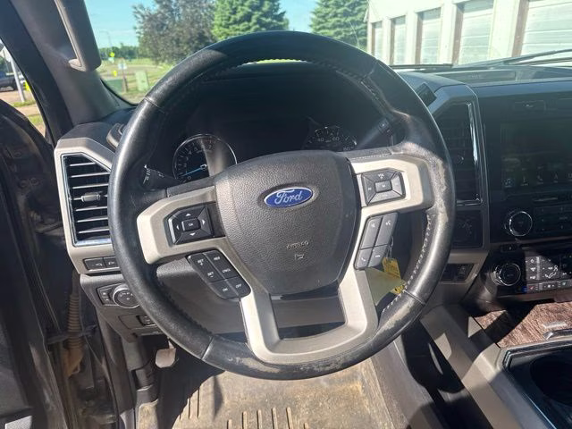 2018 Magnetic Ford Super Duty F-250 SRW Lariat 4X4 Truck