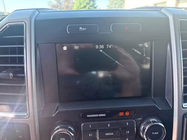 2018 Magnetic Ford Super Duty F-250 SRW Lariat 4X4 Truck