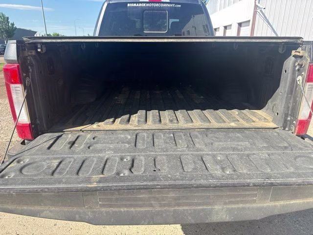 2018 Magnetic Ford Super Duty F-250 SRW Lariat 4X4 Truck