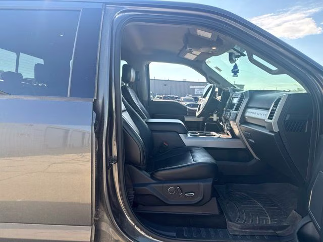 2018 Magnetic Ford Super Duty F-250 SRW Lariat 4X4 Truck