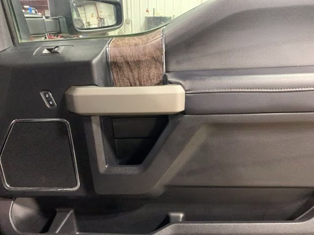 2018 Magnetic Ford Super Duty F-250 SRW Lariat 4X4 Truck
