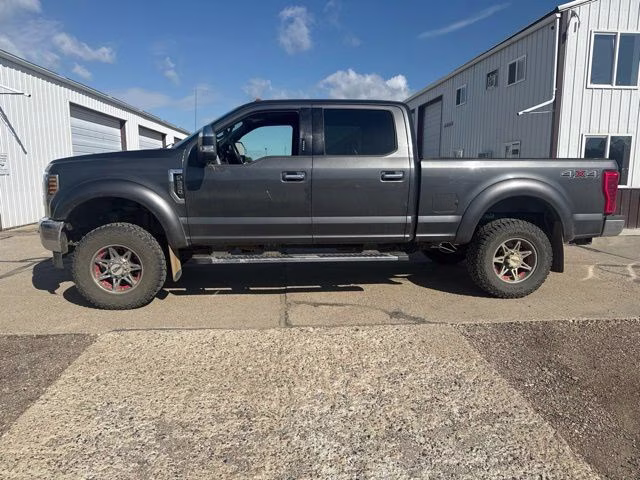 2018 Magnetic Ford Super Duty F-250 SRW Lariat 4X4 Truck