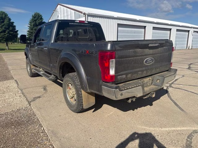 2018 Magnetic Ford Super Duty F-250 SRW Lariat 4X4 Truck