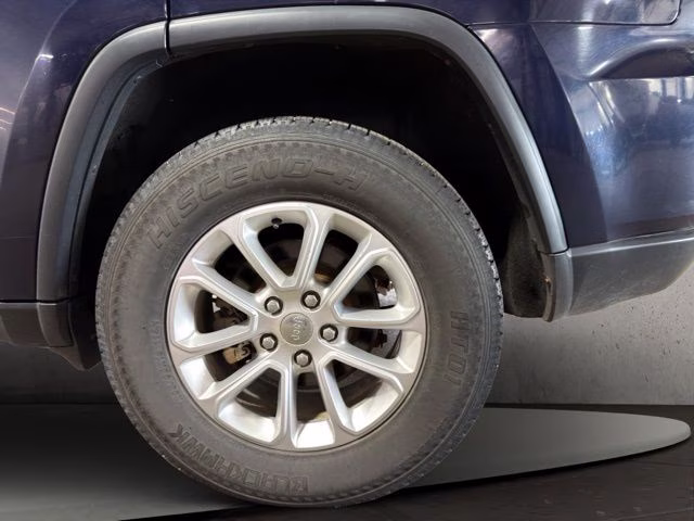 2014 True Blue Pearlcoat Jeep Grand Cherokee Laredo 4X4 SUV