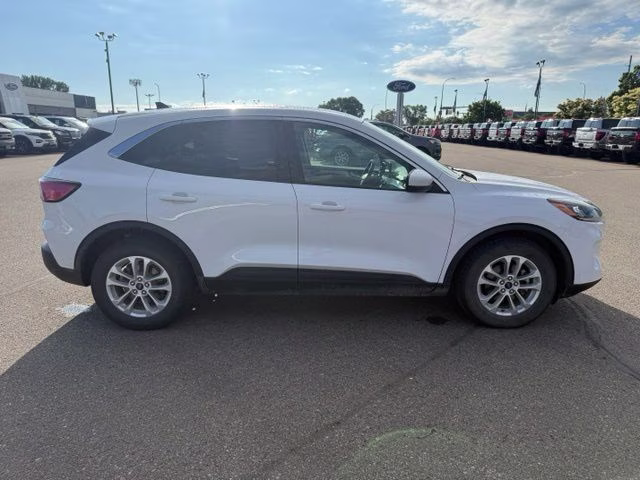 2020 Oxford White Ford Escape SE AWD SUV