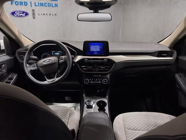 2020 Oxford White Ford Escape SE AWD SUV