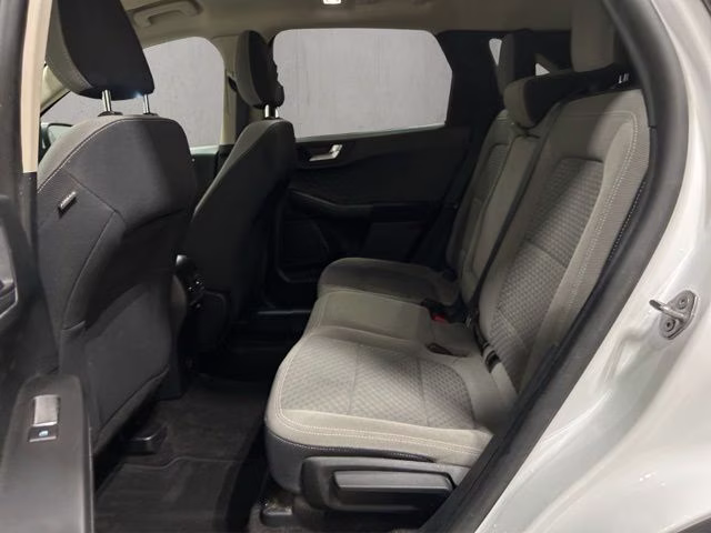 2020 Oxford White Ford Escape SE AWD SUV