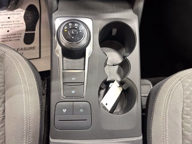 2020 Oxford White Ford Escape SE AWD SUV