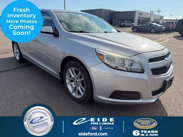 2013 Silver Ice Metallic Chevrolet Malibu LT FWD Sedan