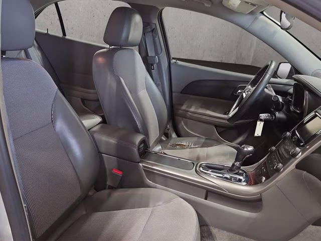 2013 Silver Ice Metallic Chevrolet Malibu LT FWD Sedan