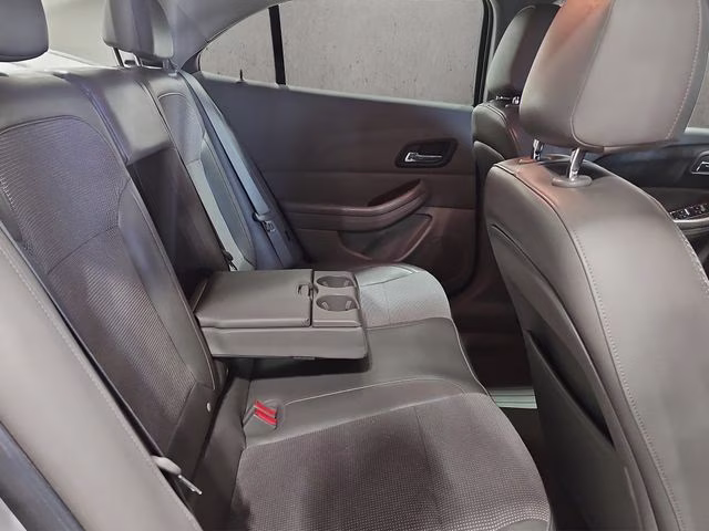 2013 Silver Ice Metallic Chevrolet Malibu LT FWD Sedan
