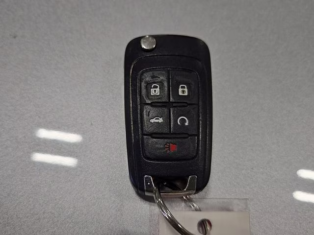 2013 Silver Ice Metallic Chevrolet Malibu LT FWD Sedan