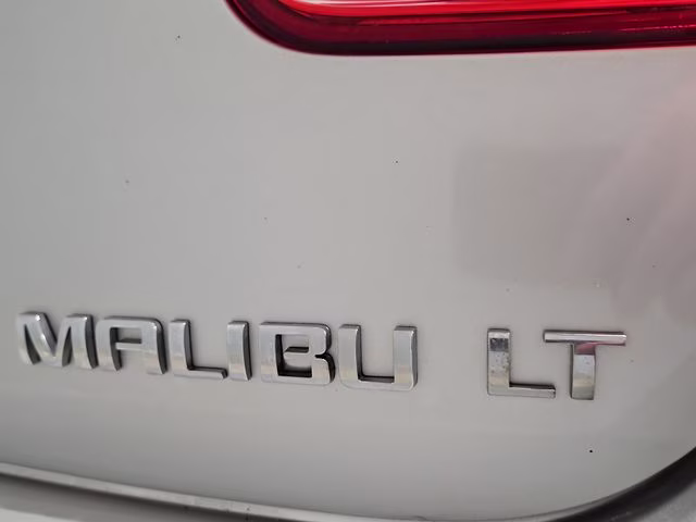 2013 Silver Ice Metallic Chevrolet Malibu LT FWD Sedan