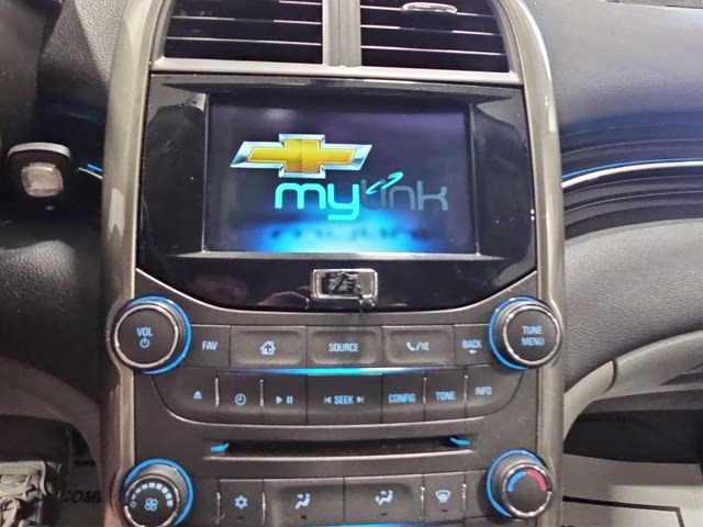 2013 Silver Ice Metallic Chevrolet Malibu LT FWD Sedan