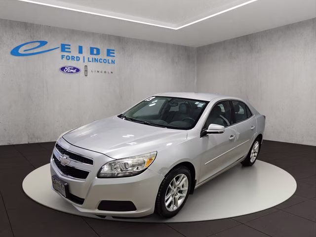 2013 Silver Ice Metallic Chevrolet Malibu LT FWD Sedan