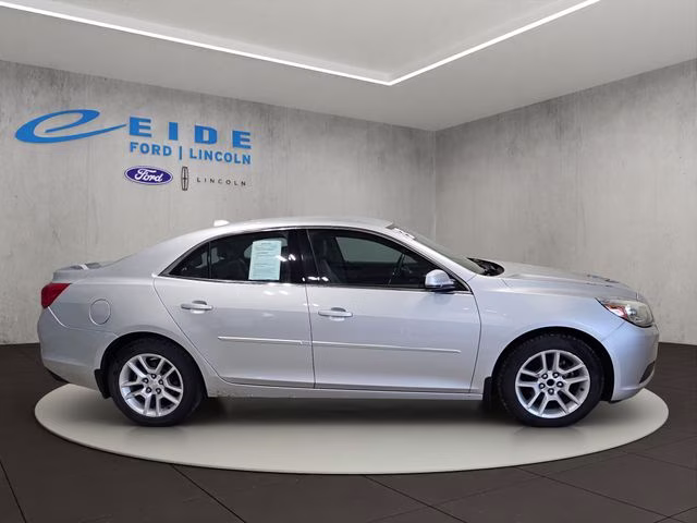 2013 Silver Ice Metallic Chevrolet Malibu LT FWD Sedan