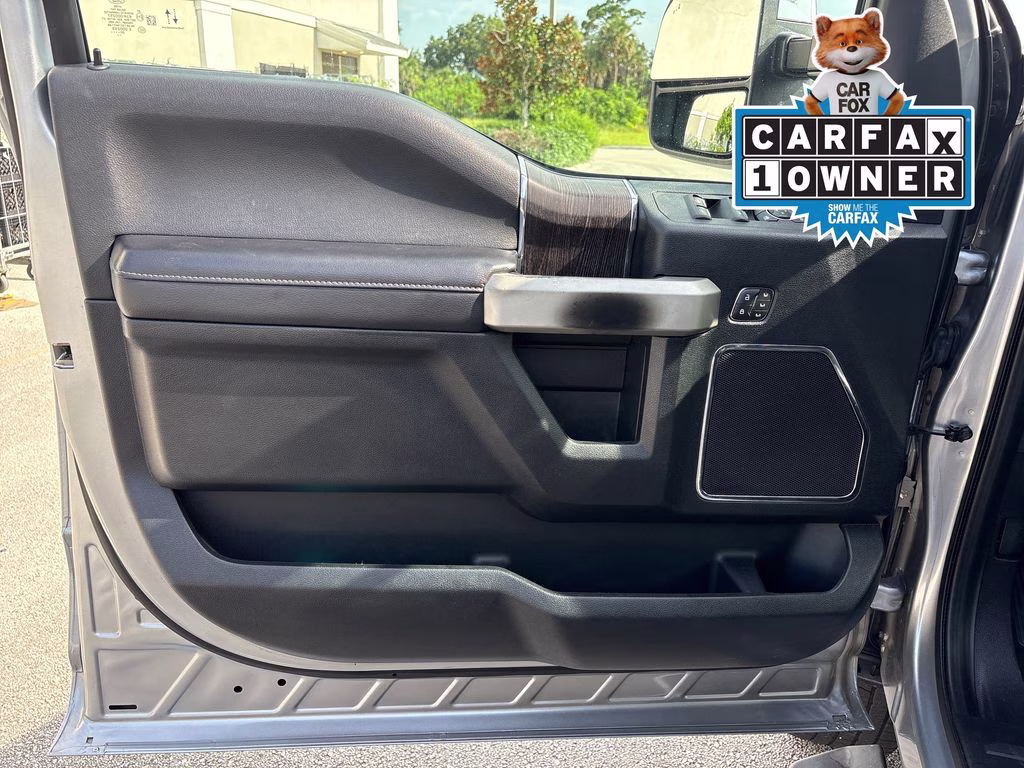2020 Iconic Silver Metallic Ford Super Duty F-250 SRW Lariat 4X4 Truck