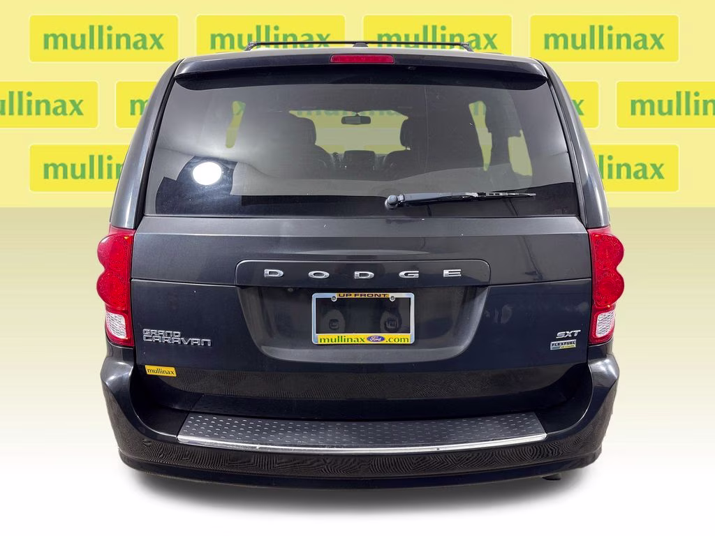 2017 Brilliant Black Crystal Pearlcoat Dodge Grand Caravan SXT FWD Van