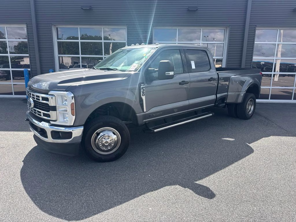 2024 Carbonized Gray Metallic Ford Super Duty F-350 DRW XLT 4X4 Truck
