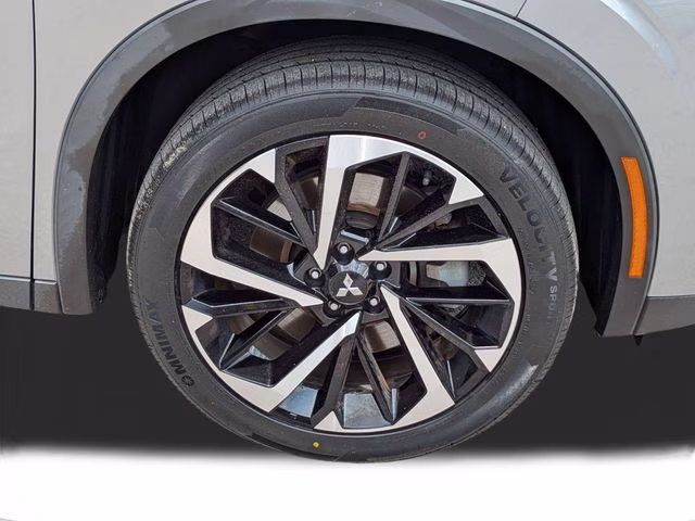 2022 Gray Mitsubishi Outlander SE Launch Edition FWD SUV