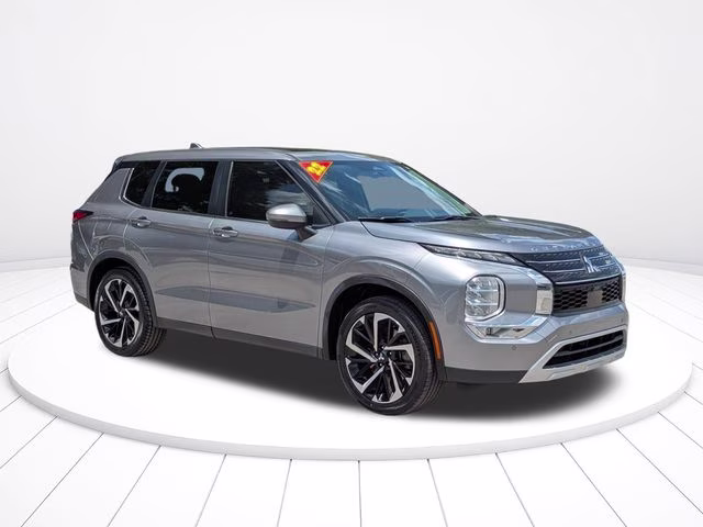 2022 Gray Mitsubishi Outlander SE Launch Edition FWD SUV