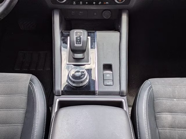 2022 Gray Mitsubishi Outlander SE Launch Edition FWD SUV