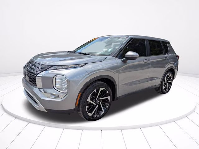 2022 Gray Mitsubishi Outlander SE Launch Edition FWD SUV