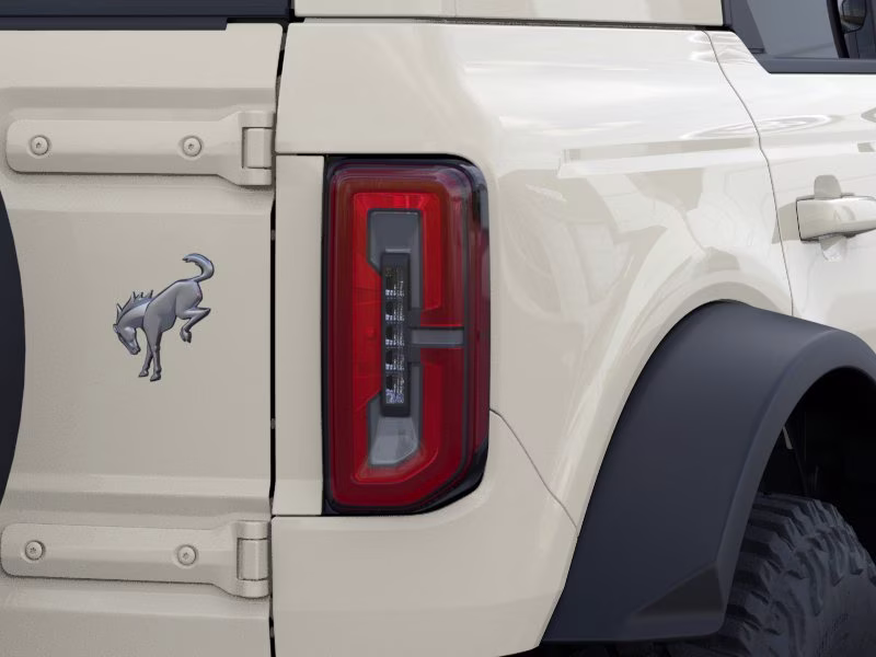 2026 Wimbledon White Ford Bronco Outer Banks 4X4 Convertible