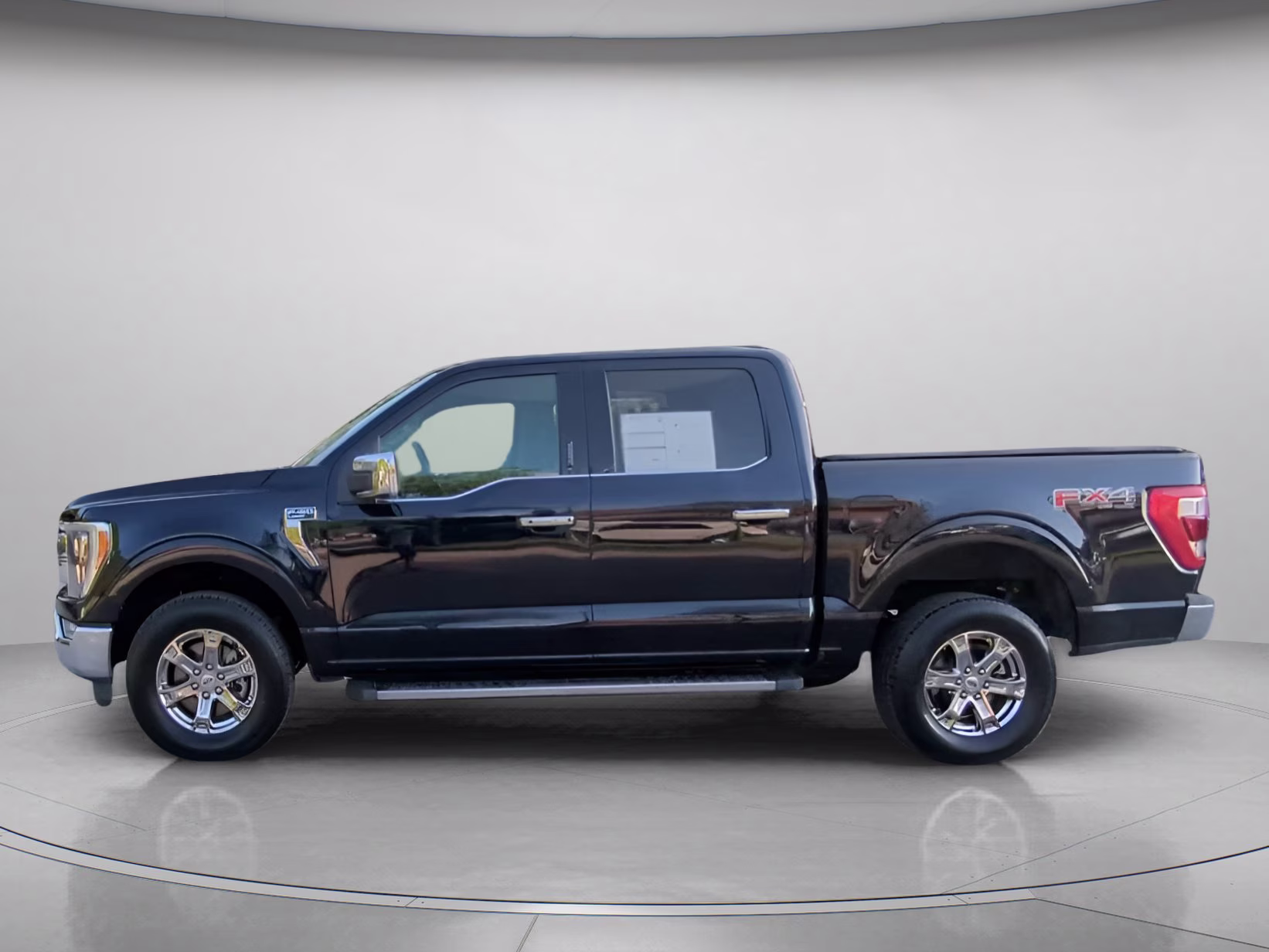 2021 Antimatter Blue Metallic Ford F-150 LARIAT Crew Cab Pickup 4X4 Truck