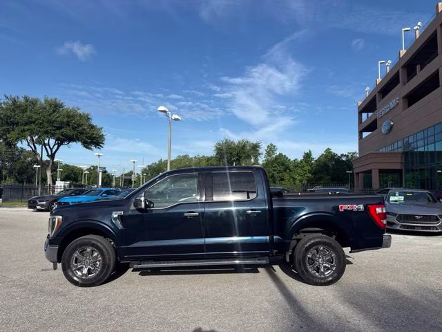 2021 Antimatter Blue Metallic Ford F-150 LARIAT Crew Cab Pickup 4X4 Truck