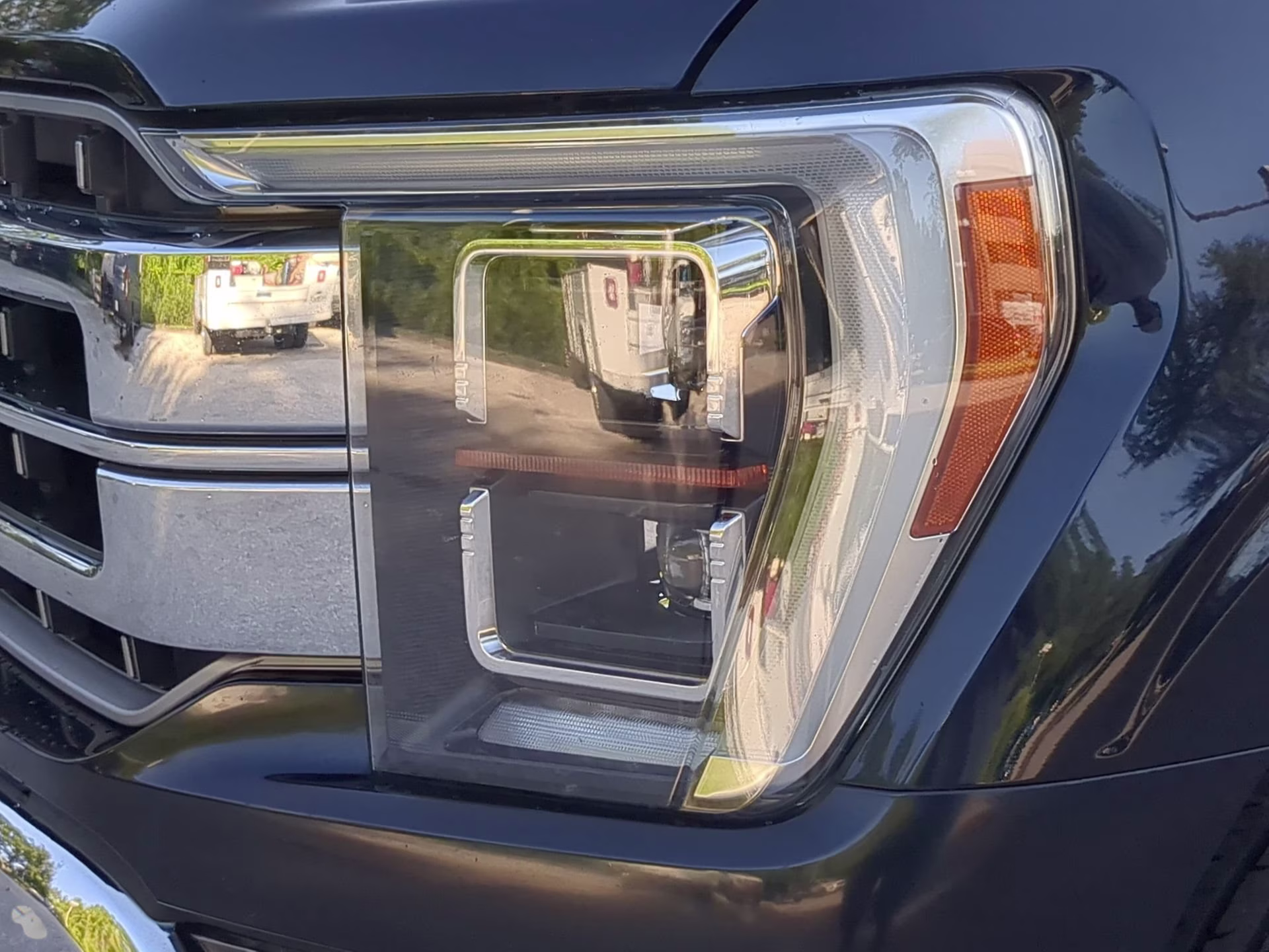2021 Antimatter Blue Metallic Ford F-150 LARIAT Crew Cab Pickup 4X4 Truck