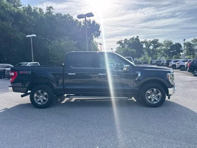 2021 Antimatter Blue Metallic Ford F-150 LARIAT Crew Cab Pickup 4X4 Truck
